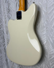 Load image into Gallery viewer, Squier J Mascis Jazzmaster Vintage White