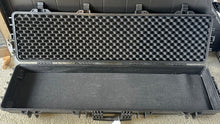 Load image into Gallery viewer, Moulded Keyboard case 131x32x10cm SKB Style - Upwey Music