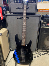 Load image into Gallery viewer, Peavey Electric Bass Secondhand

