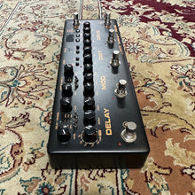 Load image into Gallery viewer, NU-X Cerberus Multi FX unit Seondhand