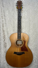 Load image into Gallery viewer, Taylor 214 Acoustic w L.R.Baggs Lyric System in TKL Case - Upwey Music