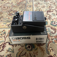 Load image into Gallery viewer, Boss MT-2 Metal Zone Pedal Secondhand