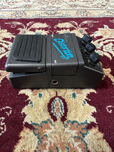 Load image into Gallery viewer, Aria Pro II Distortion Dt-1