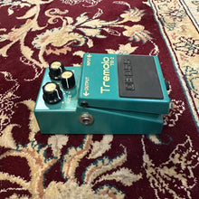 Load image into Gallery viewer, Boss TR-2 Tremolo Pedal Secondhand