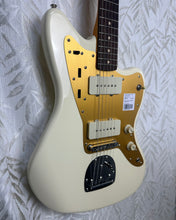 Load image into Gallery viewer, Squier J Mascis Jazzmaster Vintage White