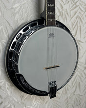 Load image into Gallery viewer, Oakridge Tenor 4 string Banjo in Case - Upwey Music