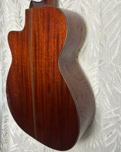 Load image into Gallery viewer, Eastman AC512C Secondhand in Case - Upwey Music