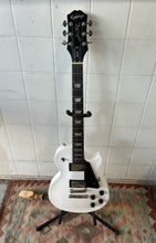 Load image into Gallery viewer, Epiphone Les Paul Studio White Secondhand