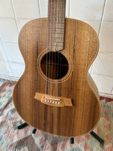 Load image into Gallery viewer, Cole Clark Angel 2 Blackwood CCAN2EBB in case Secondhand