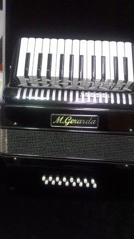 M GERARDA PIANO ACCORDION 16 BASS BLACK