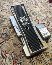 Load image into Gallery viewer, Ibanez Weeping Demon WD-7 (With Box) - Upwey Music
