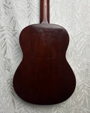 Load image into Gallery viewer, Maton F.10 Classical guitar 1972
