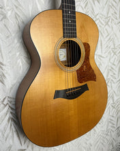 Load image into Gallery viewer, Taylor 214 Acoustic w L.R.Baggs Lyric System in TKL Case - Upwey Music

