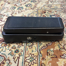 Load image into Gallery viewer, SWORGS handmade P2P wah with handwound Brazillian Inductor
