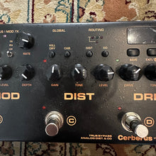 Load image into Gallery viewer, NU-X Cerberus Multi FX unit Seondhand
