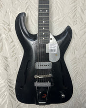 Load image into Gallery viewer, Aussie made Wedgetail copy vintage P-90 Black - Upwey Music
