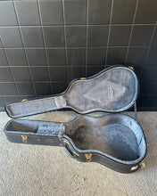Load image into Gallery viewer, Ashton Dreadnaught acoustic guitar case - Upwey Music
