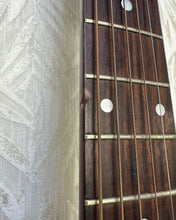 Load image into Gallery viewer, Washburn D15 1981 Vintage Japanese
