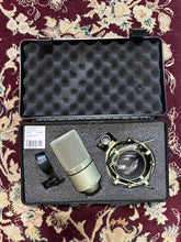 Load image into Gallery viewer, MXL 990 Condenser Microphone
