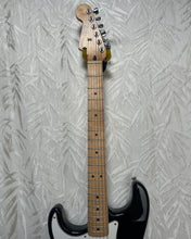 Load image into Gallery viewer, Fender Mexican Stratocaster Black MN Lefty LH Ca.2001 - Upwey Music
