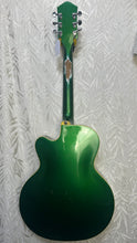 Load image into Gallery viewer, Silvertone Espanada 1959 in Case wDynasonics Caddilac Green (Taken) - Upwey Music
