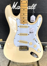 Load image into Gallery viewer, Cort Stratocaster Copy secondhand
