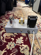 Load image into Gallery viewer, SWORGS Handmade Single ended EL84 amp
