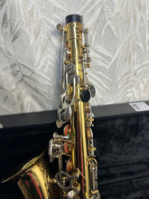 Load image into Gallery viewer, CLASSIC ALTO SAXOPHONE IN CASE S/H
