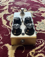 Load image into Gallery viewer, Timmy V3 Clone with Germanium and Silcone Clipping diodes.
