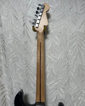 Load image into Gallery viewer, Fender Mexican Stratocaster Black MN Lefty LH Ca.2001 - Upwey Music
