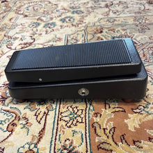 Load image into Gallery viewer, SWORGS handmade P2P wah with handwound Brazillian Inductor
