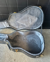 Load image into Gallery viewer, Ashton Dreadnaught acoustic guitar case - Upwey Music
