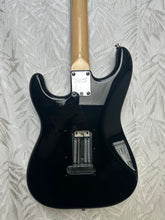 Load image into Gallery viewer, Squier Vintage Modified Stratocaster in case
