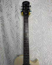 Load image into Gallery viewer, Epiphone Les Paul Junior Alpine White (Ltd Edition) 2011

