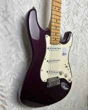 Load image into Gallery viewer, Fender AM Std Statocaster Deep Wine Red in OHSC
