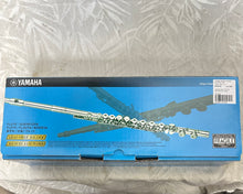 Load image into Gallery viewer, Yamaha Flute YFL-222 Secondhand in Case
