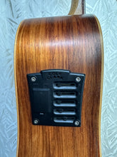 Load image into Gallery viewer, Cole Clark Fat Lady 2 FL2A in case Secndhand

