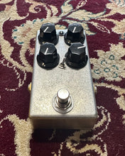 Load image into Gallery viewer, Timmy V3 Clone with Germanium and Silcone Clipping diodes.
