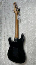 Load image into Gallery viewer, Dean Stratocaster Black and DGX15 Amp - Upwey Music
