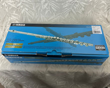 Load image into Gallery viewer, Yamaha Flute YFL-222 Secondhand in Case
