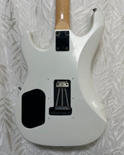 Load image into Gallery viewer, Kramer Pacer Classic 2013 Pearl White (Taken)
