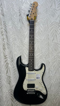 Load image into Gallery viewer, Squier Vintage Modified Stratocaster in case
