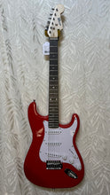 Load image into Gallery viewer, Max Music strat copy + Amplifier Secondhand
