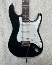 Load image into Gallery viewer, Dean Stratocaster Black and DGX15 Amp - Upwey Music
