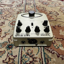 Load image into Gallery viewer, Behringer BDI21 Bas DI V-Tone Bass Amp Modeler
