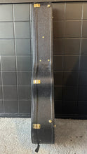 Load image into Gallery viewer, Ashton Dreadnaught acoustic guitar case - Upwey Music
