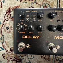 Load image into Gallery viewer, NU-X Cerberus Multi FX unit Seondhand
