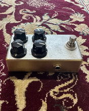 Load image into Gallery viewer, Timmy V3 Clone with Germanium and Silcone Clipping diodes.
