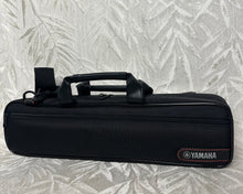 Load image into Gallery viewer, Yamaha Flute YFL-222 Secondhand in Case
