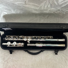 Load image into Gallery viewer, Fontaine Flute in Case
